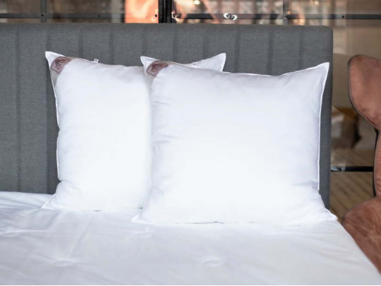 Подушка German Grass 95C Grass средняя 107220 German Grass, цвет белый