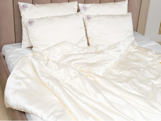 Подушка German Grass шелковая Great Silk Grass мягкая 94111 German Grass, цвет молочный