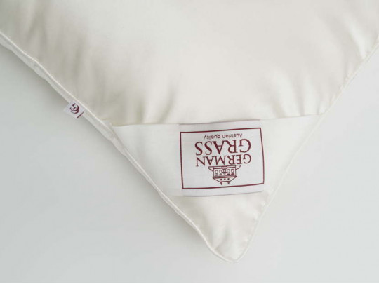 Подушка German Grass шелковая Great Silk Grass мягкая 94111 по цене от 31 830 ₽ , цвет молочный 6 | Подушки German Grass