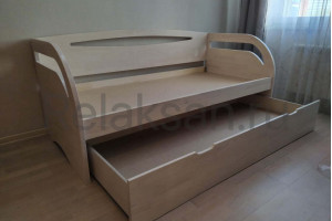 Кровать тахта из массива Лола с ящиком