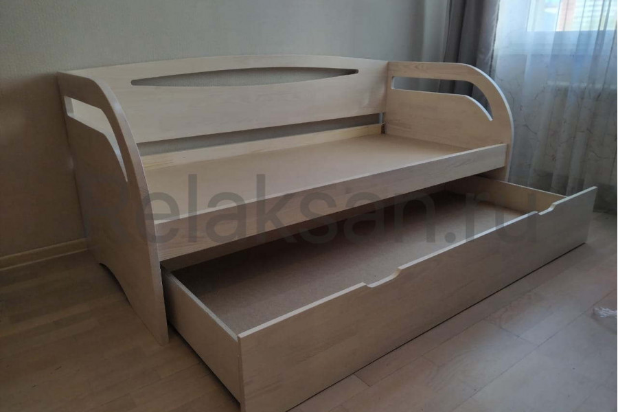 Кровать тахта из массива Лола с ящиком